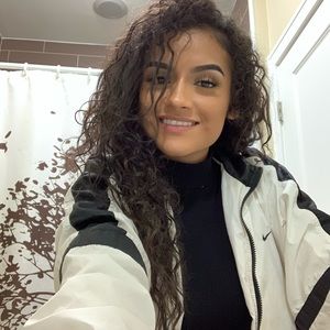 Meet your Posher, Jasmin